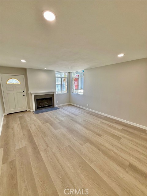 3075 Foothill Boulevard, La Crescenta CA: https://media.crmls.org/medias/17d568ac-8755-4b0c-9952-9033ee3d08ff.jpg