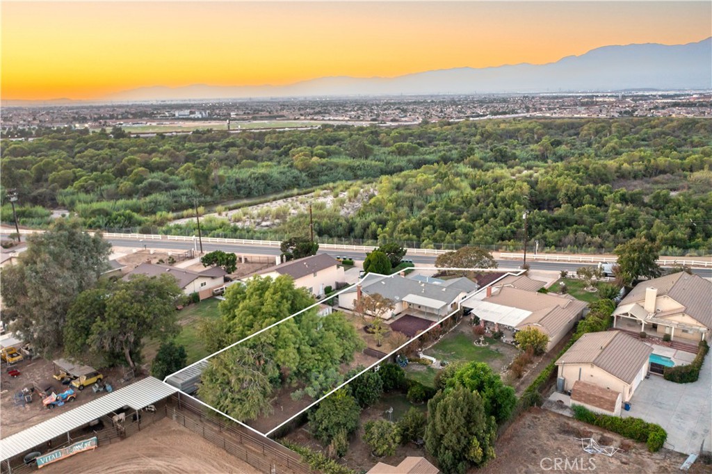 982 River Drive