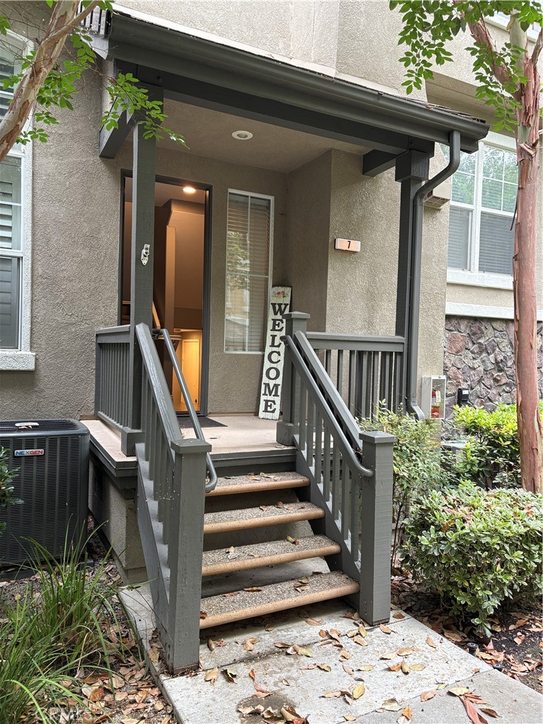 7 Burlingame Lane