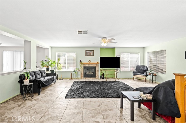 Detail Gallery Image 9 of 53 For 508 Nashville Ct, Hemet,  CA 92545 - 4 Beds | 2/1 Baths