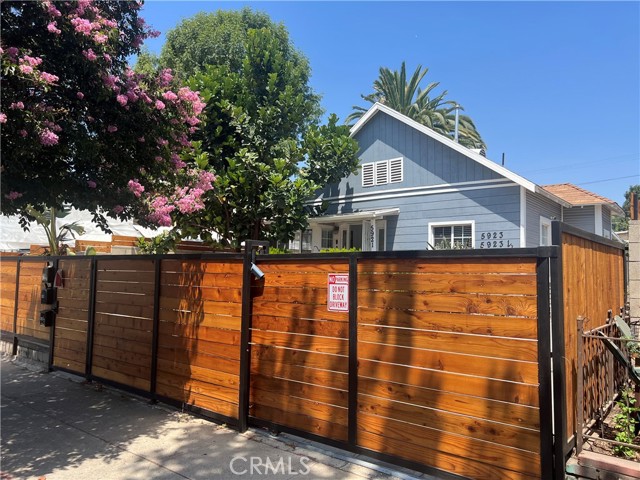 5921 York Boulevard, Los Angeles CA: https://media.crmls.org/medias/17d6caef-0974-4dc2-9e47-91bedfd73d5d.jpg