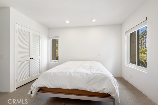 Detail Gallery Image 12 of 24 For 122 Corsica, Newport Beach,  CA 92660 - 2 Beds | 2 Baths