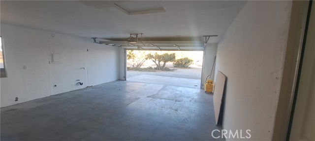 Detail Gallery Image 13 of 20 For 12255 Mesquite, Oak Hills,  CA 92344 - 2 Beds | 1 Baths