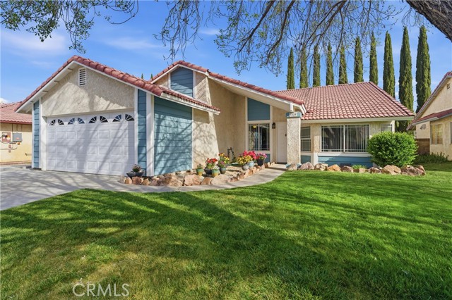 Detail Gallery Image 2 of 26 For 3329 W Avenue J3, Lancaster,  CA 93536 - 4 Beds | 2 Baths