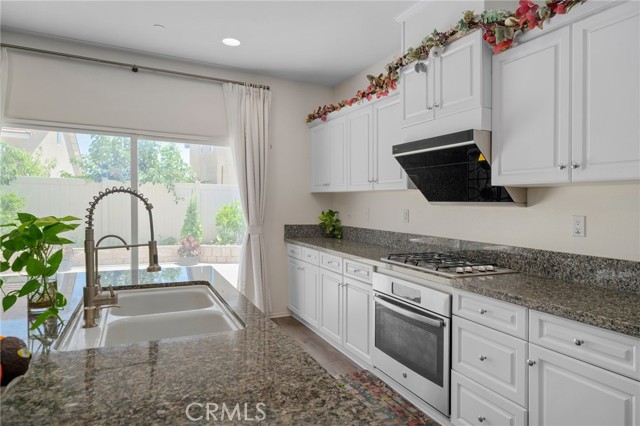 Detail Gallery Image 16 of 53 For 4736 Marrieta St, Jurupa Valley,  CA 91752 - 5 Beds | 4 Baths
