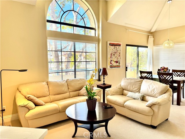 Detail Gallery Image 3 of 40 For 18110 Erik Ct #592,  Canyon Country,  CA 91387 - 2 Beds | 2 Baths