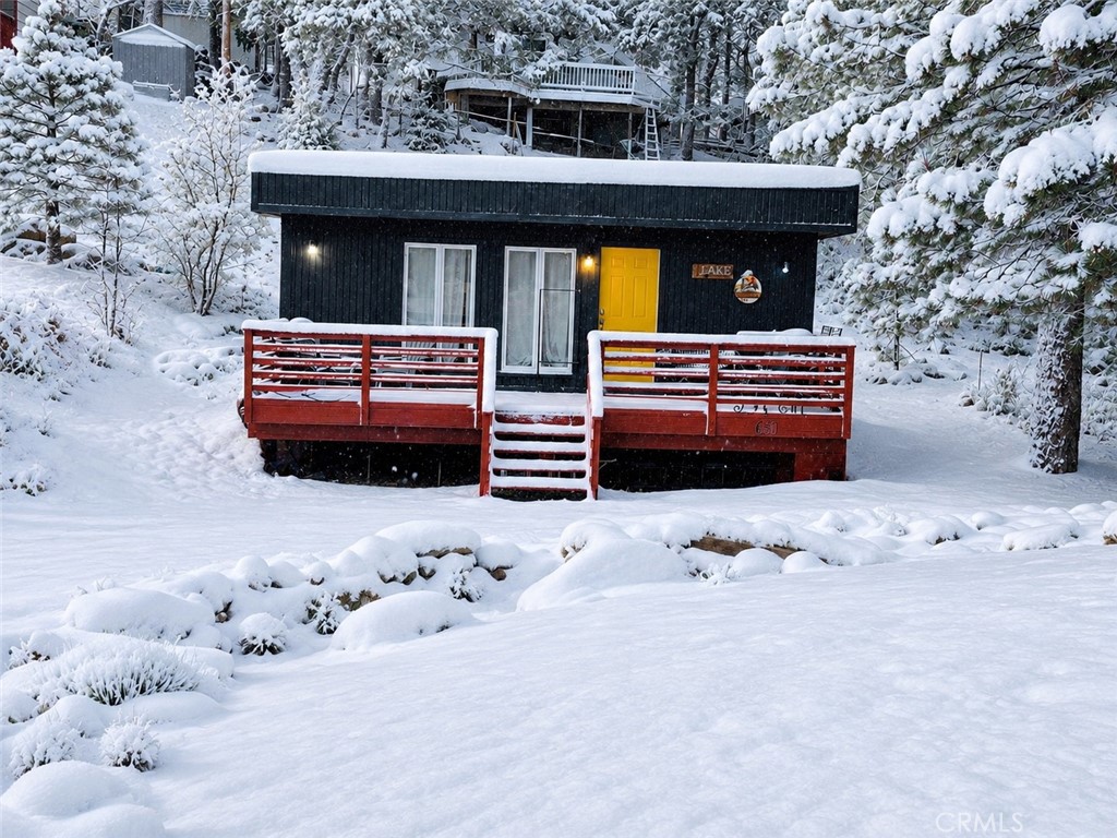 https://media.crmls.org/medias/17da680c-c6e0-4971-a2dd-8d750c7a76ff.jpg?preset=X-Large