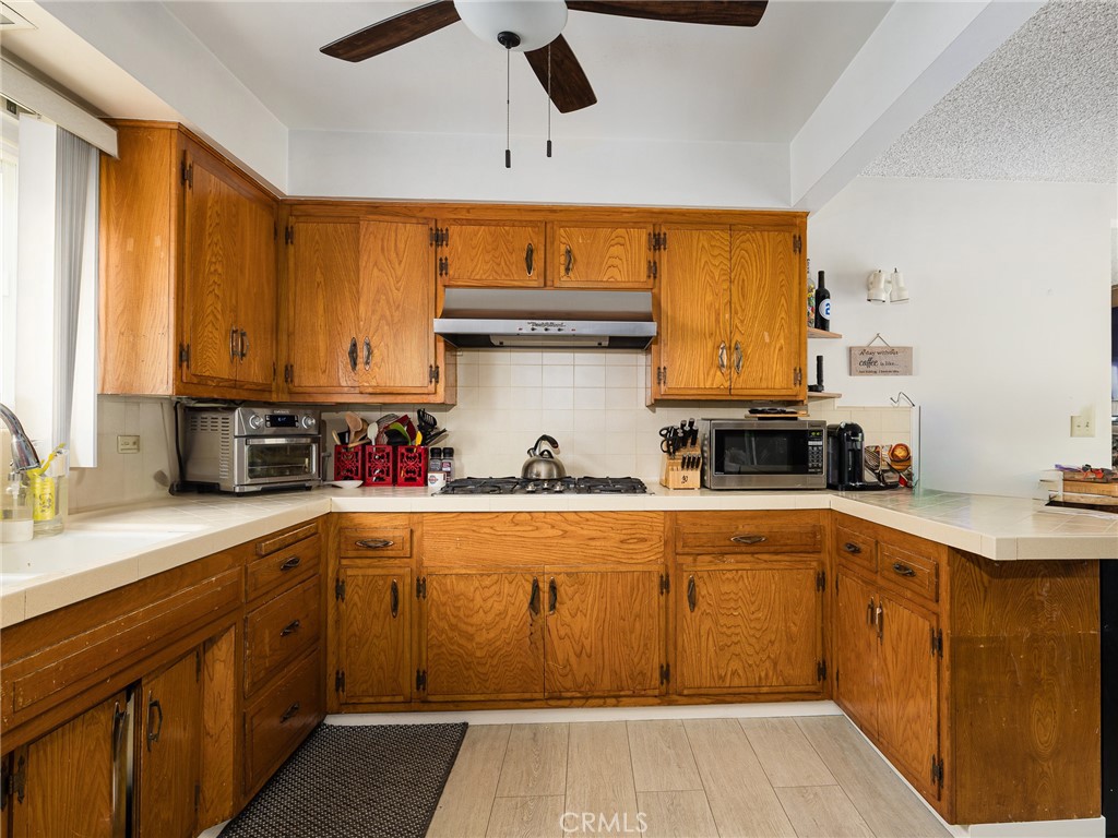 https://media.crmls.org/medias/17dbe89c-4352-41fb-84bc-8fc1fef64000.jpg?preset=X-Large