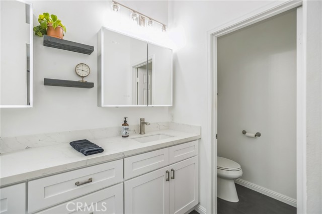 32 Carriage Drive, Lake Forest CA: https://media.crmls.org/medias/17dbfcdd-b3f7-4691-92a1-35a4a762d663.jpg