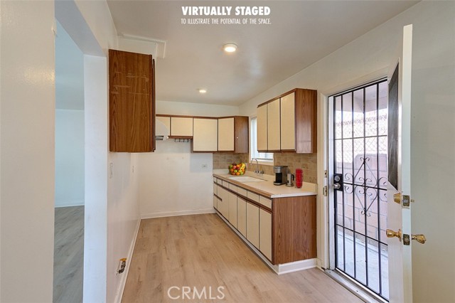 Detail Gallery Image 5 of 29 For 13317 Bixler, Downey,  CA 90242 - 2 Beds | 1 Baths