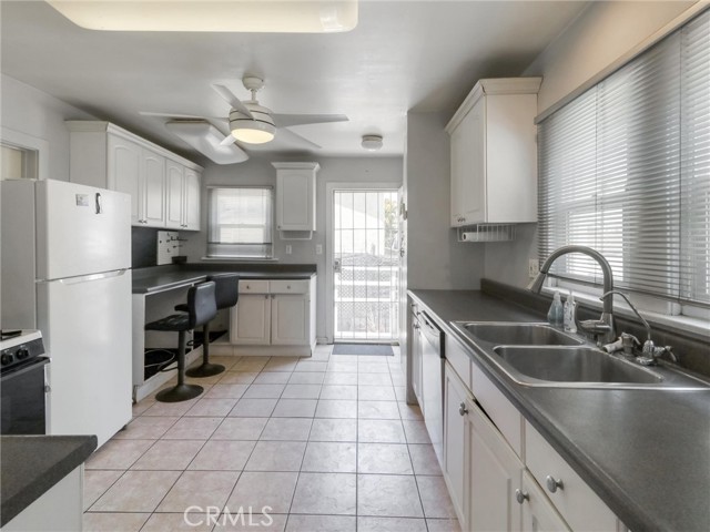 Detail Gallery Image 5 of 19 For 430 2nd, San Pedro,  CA 90731 - 3 Beds | 2 Baths