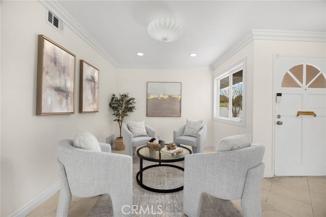 Detail Gallery Image 4 of 47 For 6781 Bridgewater, Huntington Beach,  CA 92647 - 4 Beds | 2 Baths