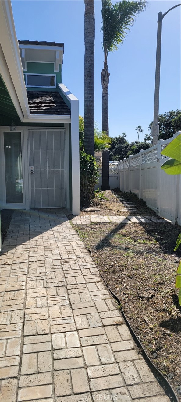 Detail Gallery Image 3 of 25 For 4640 Eastbourne, Oxnard,  CA 93035 - 2 Beds | 2 Baths