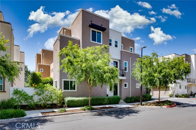 656 Daniel Freeman Circle, Inglewood CA: https://media.crmls.org/medias/17dc8e74-0a36-45ca-ab96-e7006853d438.jpg