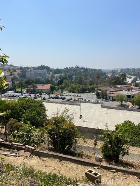 https://media.crmls.org/medias/17dced74-f141-4adf-8fed-4cbb234404d6.jpg?preset=X-Large