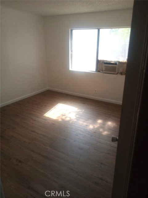 16315 Juniper Street, Hesperia CA: https://media.crmls.org/medias/17dd0264-3644-41bd-8d51-ab249b566aa7.jpg
