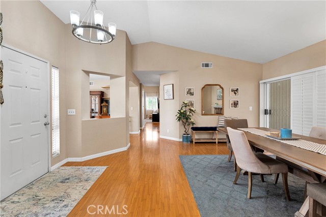 13950 High Falls Trail, Apple Valley CA: https://media.crmls.org/medias/17dd4349-a800-4f76-a92b-510e0fc56dac.jpg
