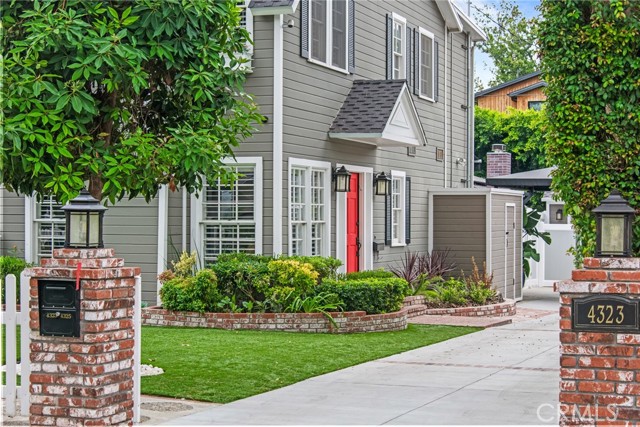 4323 Laurelgrove Avenue, Studio City CA: https://media.crmls.org/medias/17dd7537-f786-4dfb-a195-7a263833a9bf.jpg