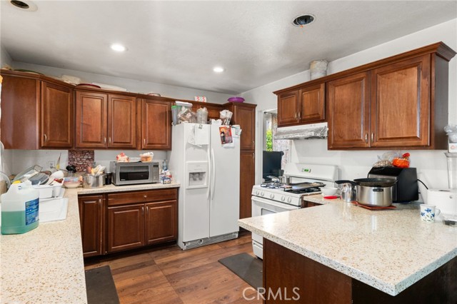 12597 Jalepeno Avenue, Chino CA: https://media.crmls.org/medias/17ddc7ed-f153-49af-ae6f-add7c5154cd2.jpg