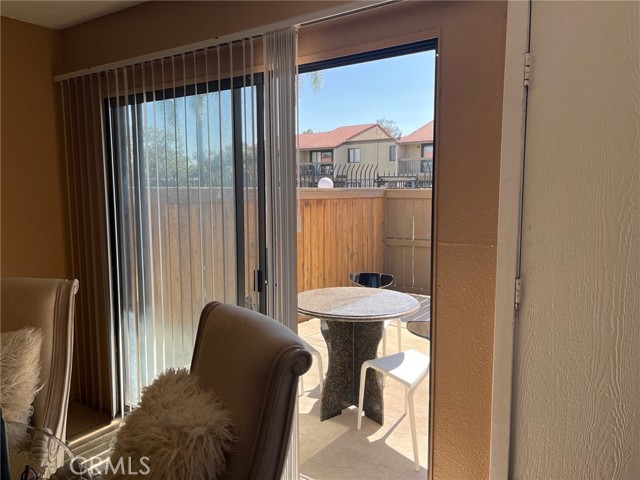 Detail Gallery Image 6 of 26 For 9250 Citrus Ave. #E,  Fontana,  CA 92335 - 2 Beds | 2 Baths