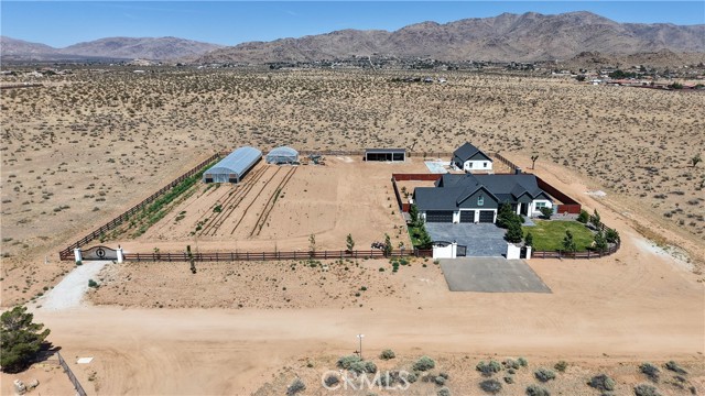 23670 Shirwaun, Apple Valley CA: https://media.crmls.org/medias/17debc12-50c4-4a65-abee-ca3efe4b5791.jpg