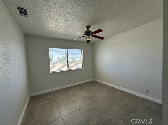 Detail Gallery Image 14 of 28 For 13684 Centola Rd, Phelan,  CA 92371 - 3 Beds | 2 Baths