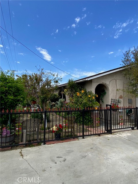 Detail Gallery Image 2 of 26 For 12027 Alondra Bld, Norwalk,  CA 90650 - 4 Beds | 2 Baths