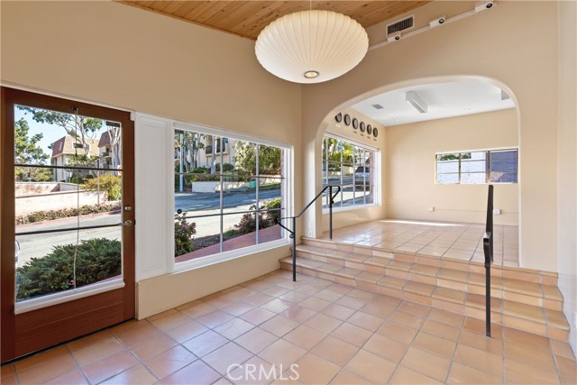 421 Via Chico, Palos Verdes Estates, California 90274, ,Commercial Lease,For Rent,421 Via Chico,CRPV22034413