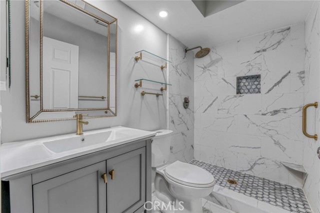 2585 Outlook, Port Hueneme CA: https://media.crmls.org/medias/17e00923-b9fa-4721-8567-8c25323c3b99.jpg