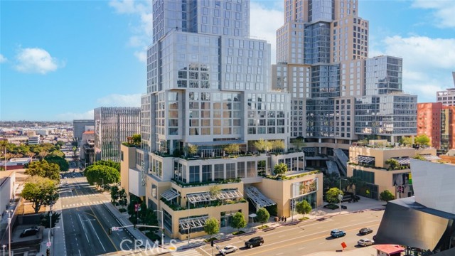 515 S Olive Street, Los Angeles CA: https://media.crmls.org/medias/17e1c6a5-36f3-4c71-976d-73fc9f83db6d.jpg