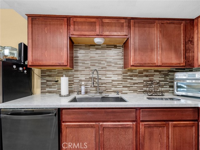 Detail Gallery Image 17 of 53 For 19103 Frances, Apple Valley,  CA 92308 - 2 Beds | 2 Baths