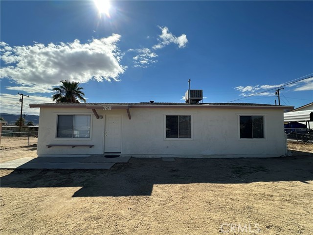 Detail Gallery Image 1 of 23 For 73933 Casita Dr, Twentynine Palms,  CA 92277 - 2 Beds | 2 Baths