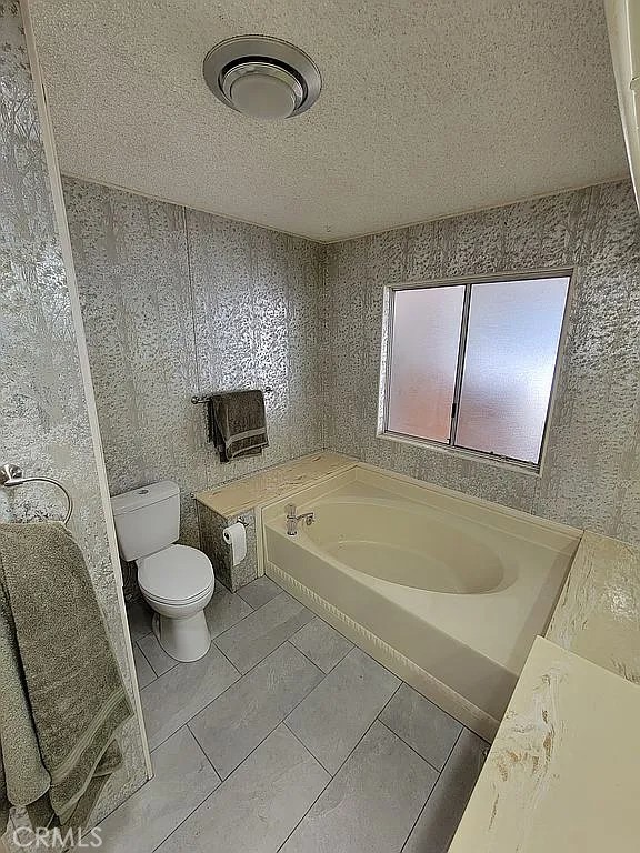 18 Tahquitz Court, Camarillo CA: https://media.crmls.org/medias/17e3c32e-0057-42c8-90e8-13862acc32b5.jpg