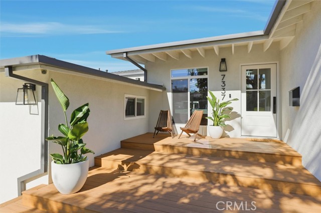 Detail Gallery Image 3 of 37 For 7337 W 88th St, Los Angeles,  CA 90045 - 4 Beds | 4 Baths