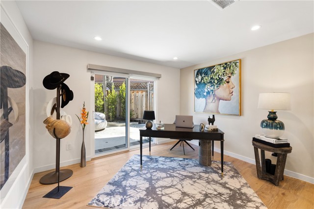 Detail Gallery Image 29 of 69 For 23202 Aetna St, Woodland Hills,  CA 91367 - 5 Beds | 4 Baths