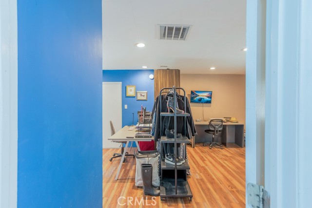 23500 The Old Road, Newhall CA: https://media.crmls.org/medias/17e5c3cb-6d3d-4e61-b680-dc804f0cb206.jpg