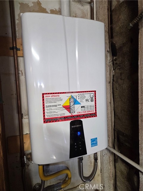 Detail Gallery Image 8 of 13 For 25447 via Novia, Valencia,  CA 91355 - 4 Beds | 2 Baths