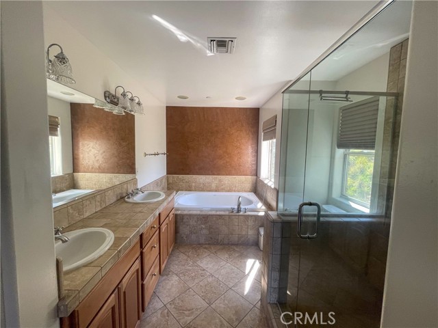 1259 Gonzales Road, Simi Valley CA: https://media.crmls.org/medias/17e63b9f-31b5-4e78-83bc-a537b01f36d0.jpg