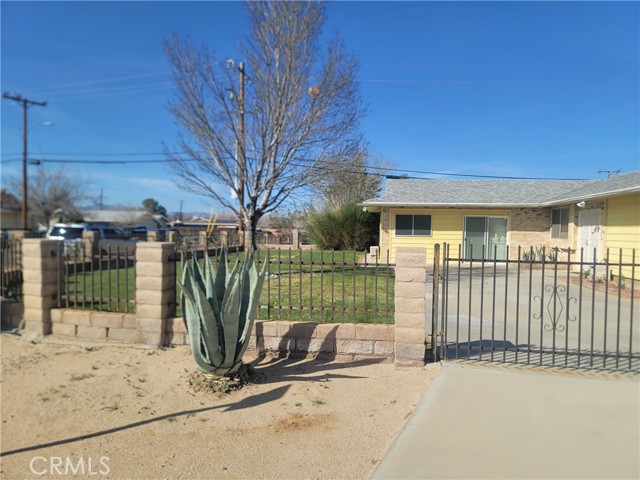 Detail Gallery Image 4 of 43 For 21000 79th, California City,  CA 93505 - 3 Beds | 2 Baths