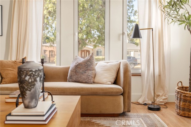 Detail Gallery Image 3 of 37 For 4117 Brunswick Ave, Atwater Village,  CA 90039 - 2 Beds | 2 Baths