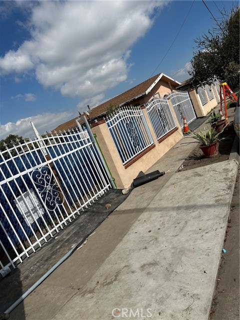 661 W 65th Street, Los Angeles, California 90044, ,Land,For Sale,661 W 65th Street,CRDW23124662