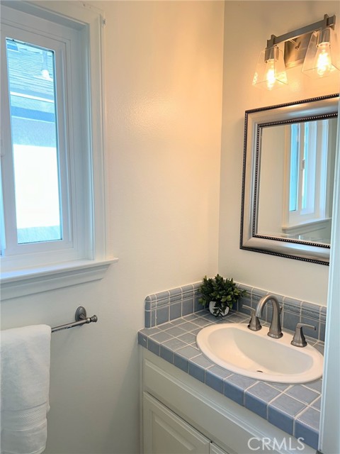 1711 Axenty Way, Redondo Beach, California 90278, 3 Bedrooms Bedrooms, ,2 BathroomsBathrooms,Residential,For Sale,Axenty Way,SB25247458