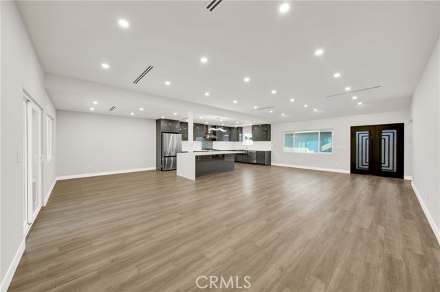 14625 Runnymede Street, Van Nuys CA: https://media.crmls.org/medias/17e93565-427c-487d-bd8a-b7072cb6f94c.jpg