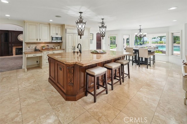 Detail Gallery Image 20 of 75 For 25132 Barnhill Rd, Saugus,  CA 91350 - 6 Beds | 6 Baths