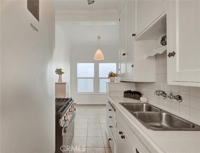 Detail Gallery Image 13 of 28 For 124 S Elm Dr #5,  Beverly Hills,  CA 90212 - 1 Beds | 1 Baths