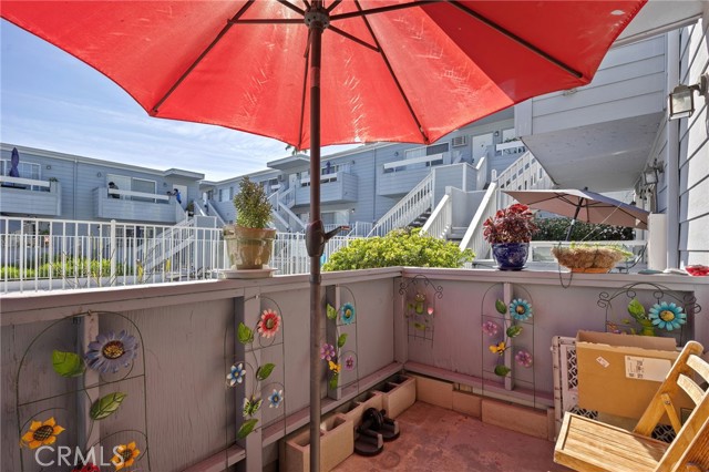 Detail Gallery Image 12 of 17 For 20930 #115 Parthenia, Canoga Park,  CA 91304 - 1 Beds | 1 Baths