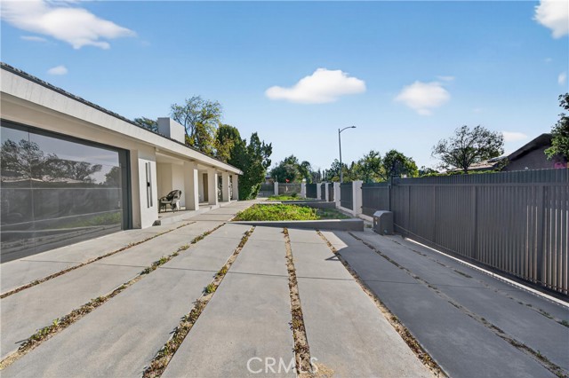 Detail Gallery Image 7 of 62 For 20431 Germain, Chatsworth,  CA 91311 - 5 Beds | 3/1 Baths