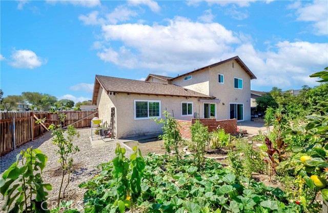 2401 El Portal Way, Oxnard CA: https://media.crmls.org/medias/17ef4222-7115-46df-9ac2-48d7c3508dbe.jpg