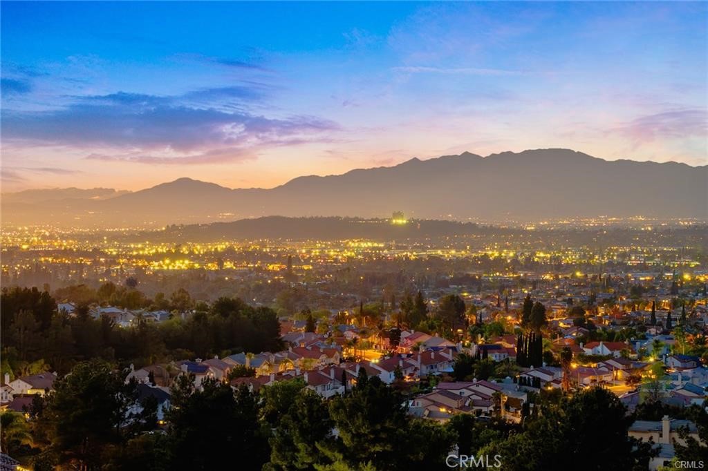 https://media.crmls.org/medias/17ef7586-dbfa-43ec-9e60-41eac54281e9.jpg?preset=X-Large