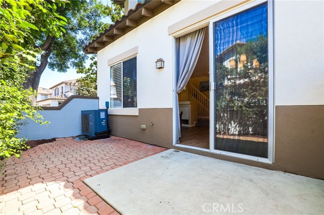 2348 Sunningdale Drive, Tustin CA: https://media.crmls.org/medias/17efcc52-7c56-4070-bf19-607b84e6188c.jpg